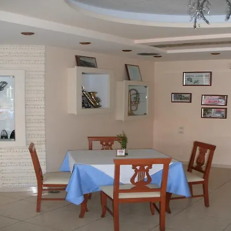 Montes & Hotel