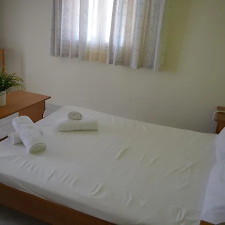 Montes & Hotel