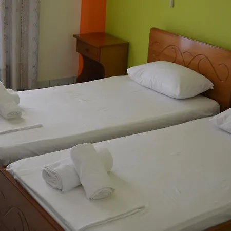 Montes & Hotel 2*