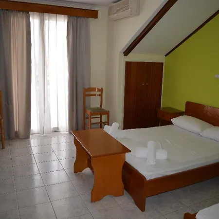 Montes & Hotel 2*