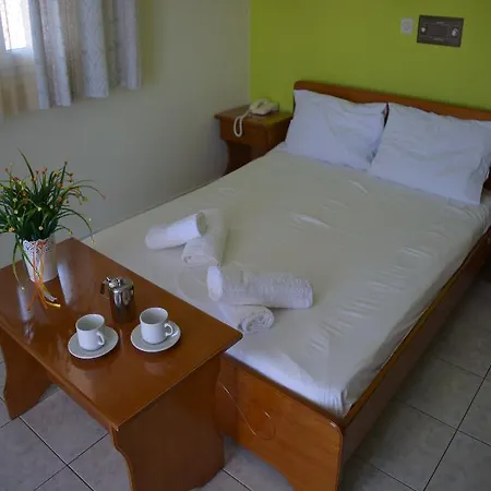 Montes & Hotel 2*