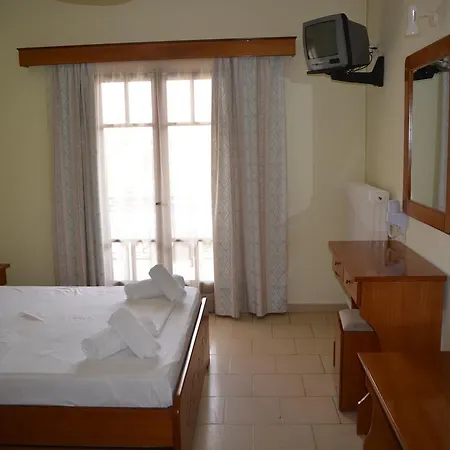Montes & Hotel 2*