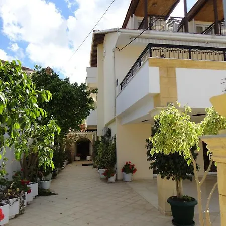 Montes & Hotel