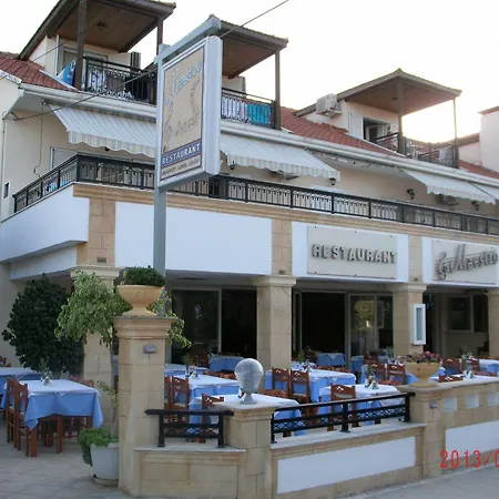 Montes & Hotel